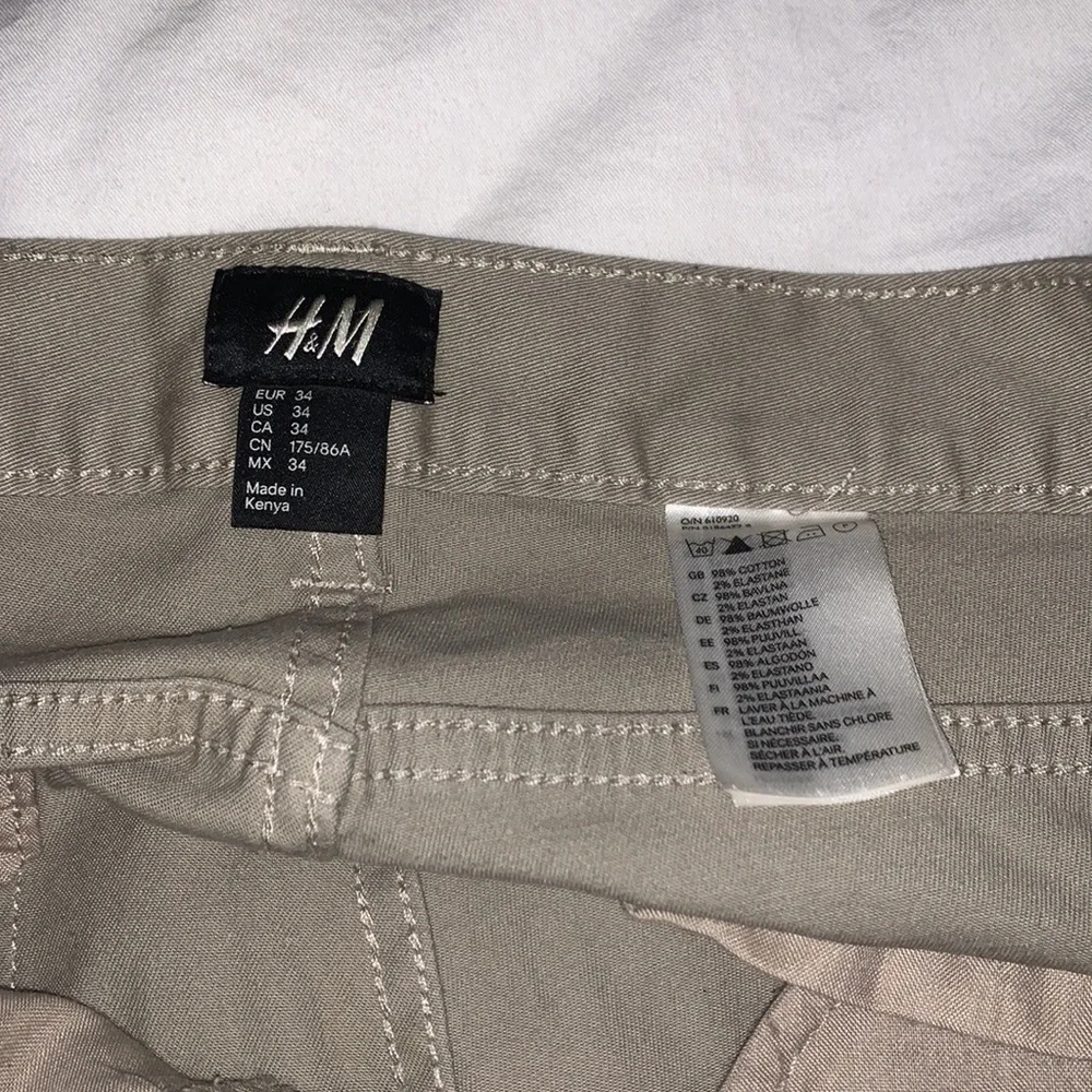 Men’s button fly khakis - Picture 2 of 2